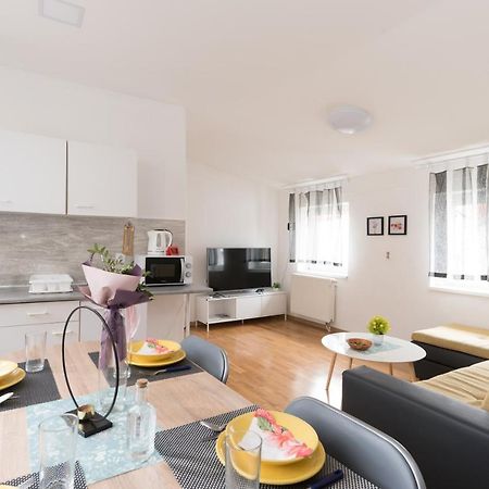 Apartmani Kod Marka Pozega Eksteriør billede
