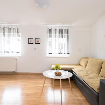 Apartmani Kod Marka Pozega Eksteriør billede